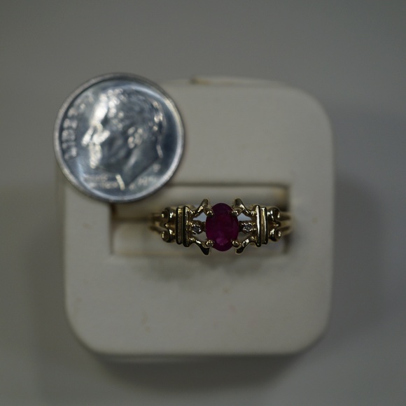 10KY Gold Genuine Ruby & Diamond Ring - Picture 7 of 7
